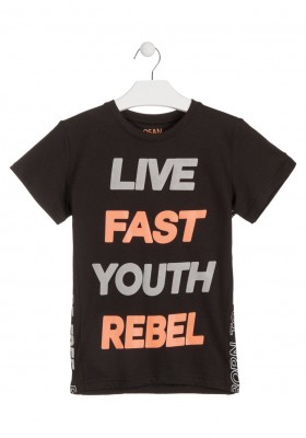 Camiseta de color negro y pieza con texto en los lados para chico Losan 913-1029