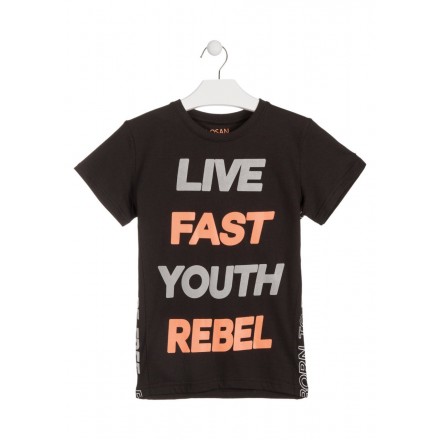 Camiseta de color negro y pieza con texto en los lados para chico Losan 913-1029